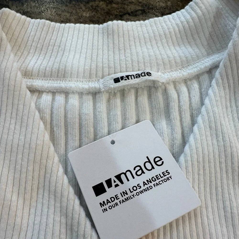 NWT LA MADE White Ribbed V-Neck Sweater